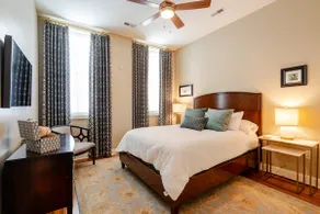 Gorgeous apartment in Historic Fredericksburg. - Image 2