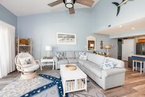 Top Floor Oceanfront Condo, beautifully decorated - Image 2