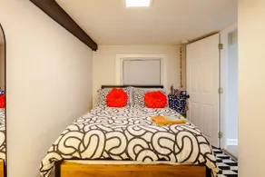 2BR/BA Pet Friendly, Near Metro, Otakon/Citi Open - Image 3