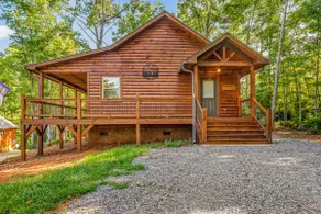 The Tipsy Elk Cabin • Modern Comfort - Image 4