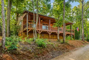 The Tipsy Elk Cabin • Modern Comfort - Image 3