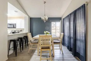 Family Modern 2B condo|20 min Strip| Pool-Parking. - Image 2