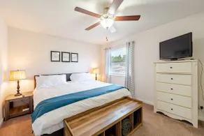 Spacious Townhouse In High Point Near HPU & Market - Image 2