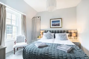Stunning highland courtyard apartment - Image 2