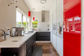 Stylish standalone guesthouse near Santana Rowing - Image 3