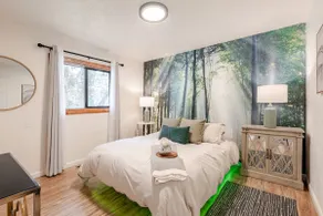 New, Oak TreeHouse Retreat - Image 4
