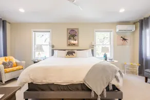 King Suite in Highlands Close to town - Image 4