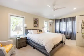 King Suite in Highlands Close to town - Image 3