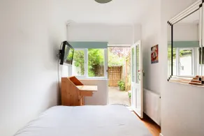 The Annex, a lovely studio apartment with queen sized bed, separate kitchen, shower room, own outdoor space and free off street parking. - Image 2