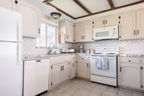 Beautiful 3 bedroom home located near Yosemite - Image 5