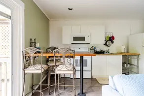 Guesthouse 3 blocks from the beach with on-site parking and walking distance to Strand - Image 5