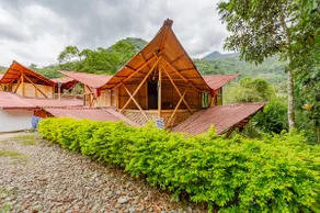 nice cabin surrounded by landscapes. - Image 5