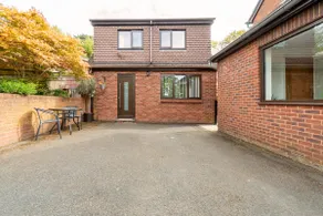 1 bedroom self contained separate Annexe in Exeter - Image 2