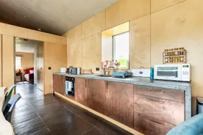 Stylishly converted Bothy by River Earn - Image 4