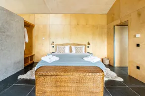 Stylishly converted Bothy by River Earn - Image 5