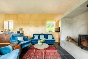 Stylishly converted Bothy by River Earn - Image 2