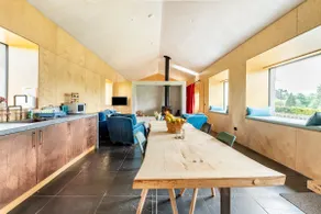 Stylishly converted Bothy by River Earn - Image 3