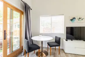 Clean, quiet studio in central location w/ parking - Image 3