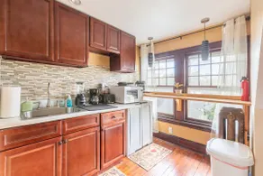Quaint 3rd Floor Loft - Image 4