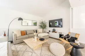 Catskills art studio turned modern loft in Accord - Image 3