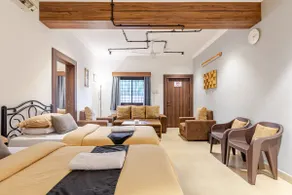 Private 1BHK | 4 guests | breakfast, staff, backup - Image 4