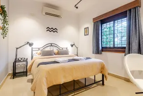Private 1BHK | 4 guests | breakfast, staff, backup - Image 5