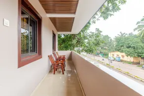 Private 1BHK | 4 guests | breakfast, staff, backup - Image 3