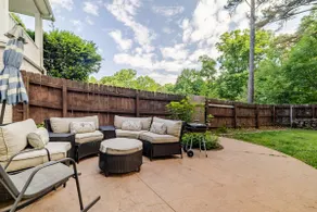 Robin's Roost - Basement unit- private yard! - Image 3
