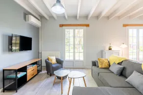 Elvire's Gîte with private hot tub and wooded park - Image 4