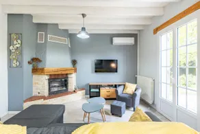 Elvire's Gîte with private hot tub and wooded park - Image 3