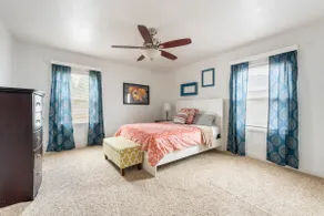 Newly Remodeled!!! Destination Downtown Lodi Cabana - Image 2