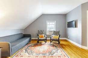 Lovely 2 bedroom condo in Providence - Image 2