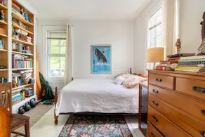 Large 2-BR apartment in historic waterfront home - Image 3