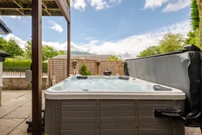 Beautiful 5 Bedroom Villa on Loch Tay - Image 2