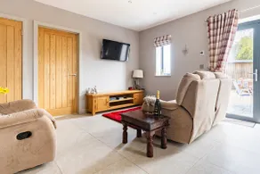 The Paddocks - Spacious annexe with rural outlook. - Image 3