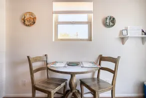 Adorable one-bedroom with parking on premises - Image 2
