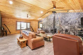 Secluded Waterfront Cabin Retreat - Image 4