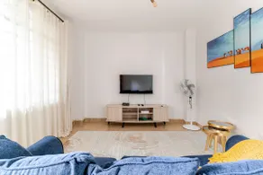 Executive APT with Self check-in and Free parking - Image 4