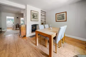 Charming terrace in the heart of Bray village - Image 3