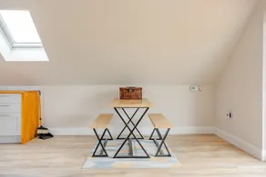 Lovely 1 Bedroom Loft with large balcony - Image 3