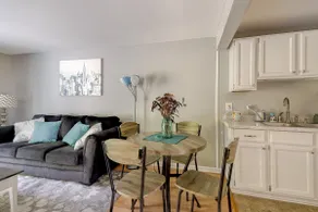 North Syracuse Townhouse - great location! - Image 4