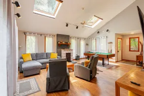 Romantic mountain getaway with sauna and hot tub - Image 3