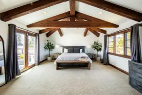 Large 4 Bed/5.5 bath Villa w/Poolhouse 1.5 Acre - Image 4