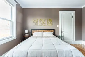 Modern Spacious Condo, walk to downtown & Parking! - Image 4