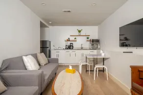 Cheerful 3Br2Ba • Sunny patio • Big Screen Movie - Image 5