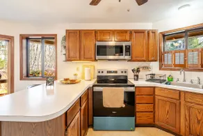 Cozy home 4 BR- Perfect Getaway! - Image 5
