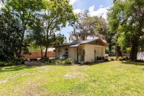 A Garden Cottage - Image 3