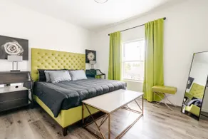 #203 New Modern 2 bdr Condo, Free Parking! - Image 3