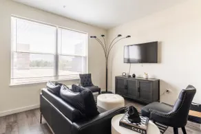 Perose's Black & White Themed | 1BR/1BA| Parking - Image 5