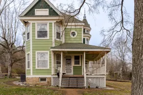 The Sutton House 2 blocks from Main Street & Courthouse Square - Image 5